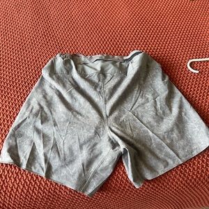 Lululemon Shorts 5”